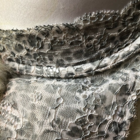 💖🆚 Victoria’s Secret lace Bra - Picture 2 of 4